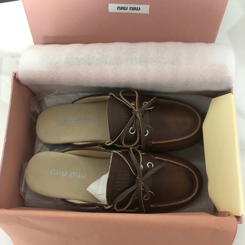 Miu Miu Elegant Bow - detail Leather Mules - Picture 7 of 11
